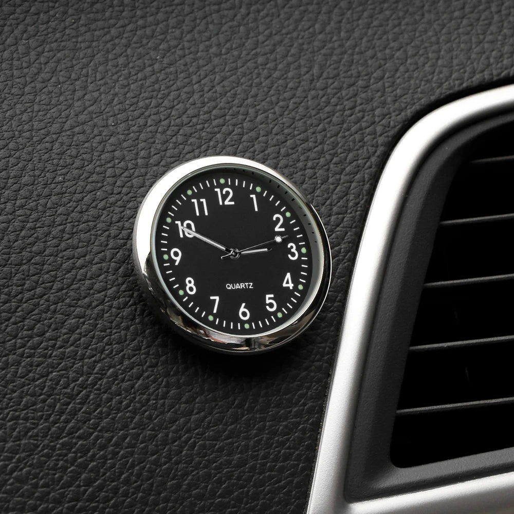 LumiTime Mini – Reloj Digital Luminiscente para Auto con Adhesivo & Diseño Compacto