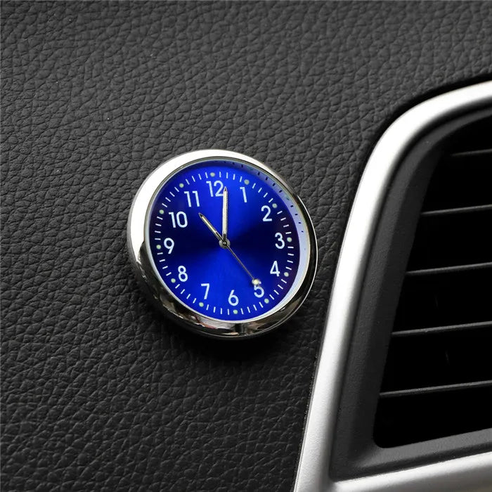 LumiTime Mini – Reloj Digital Luminiscente para Auto con Adhesivo & Diseño Compacto