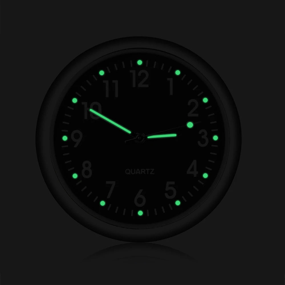 LumiTime Mini – Reloj Digital Luminiscente para Auto con Adhesivo & Diseño Compacto